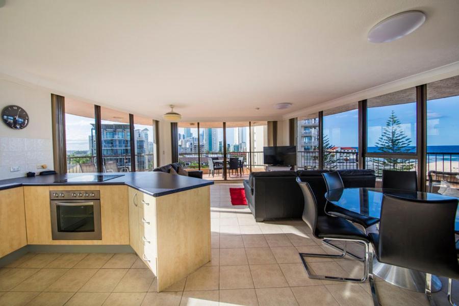 Warringa Surf Holiday Apartments Gold Coast Exterior photo