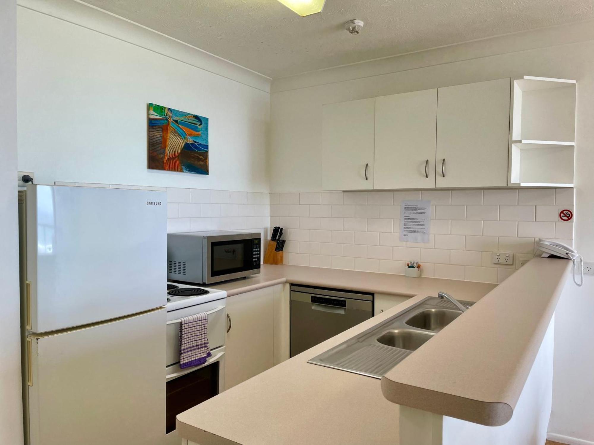 Warringa Surf Holiday Apartments Gold Coast Exterior photo