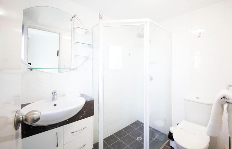 Warringa Surf Holiday Apartments Gold Coast Exterior photo