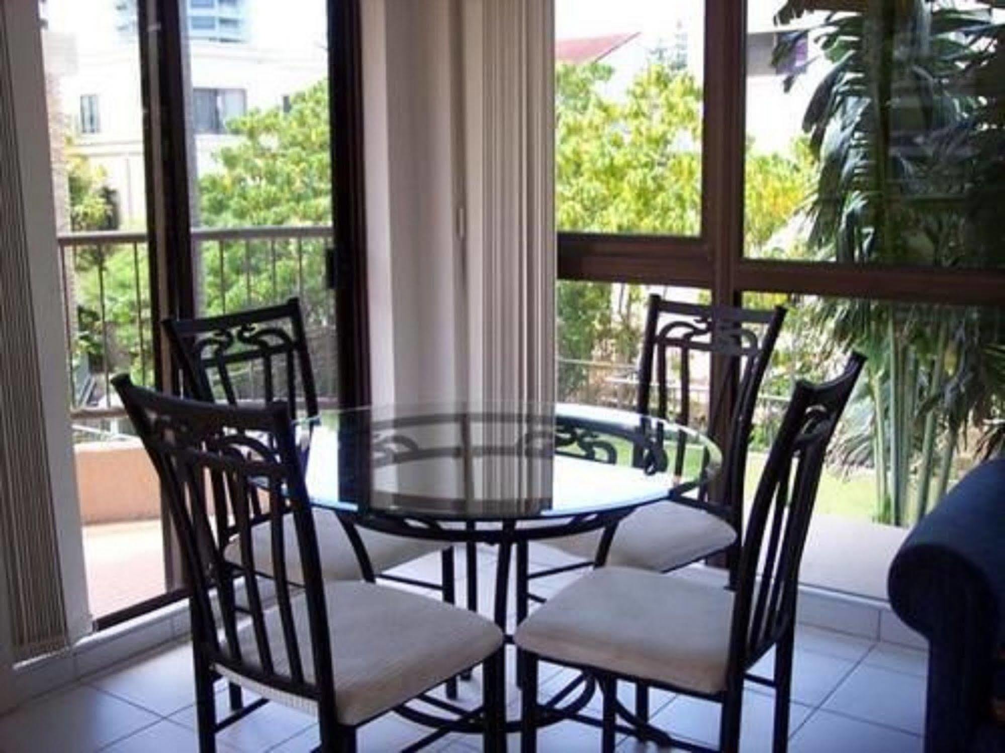 Warringa Surf Holiday Apartments Gold Coast Exterior photo