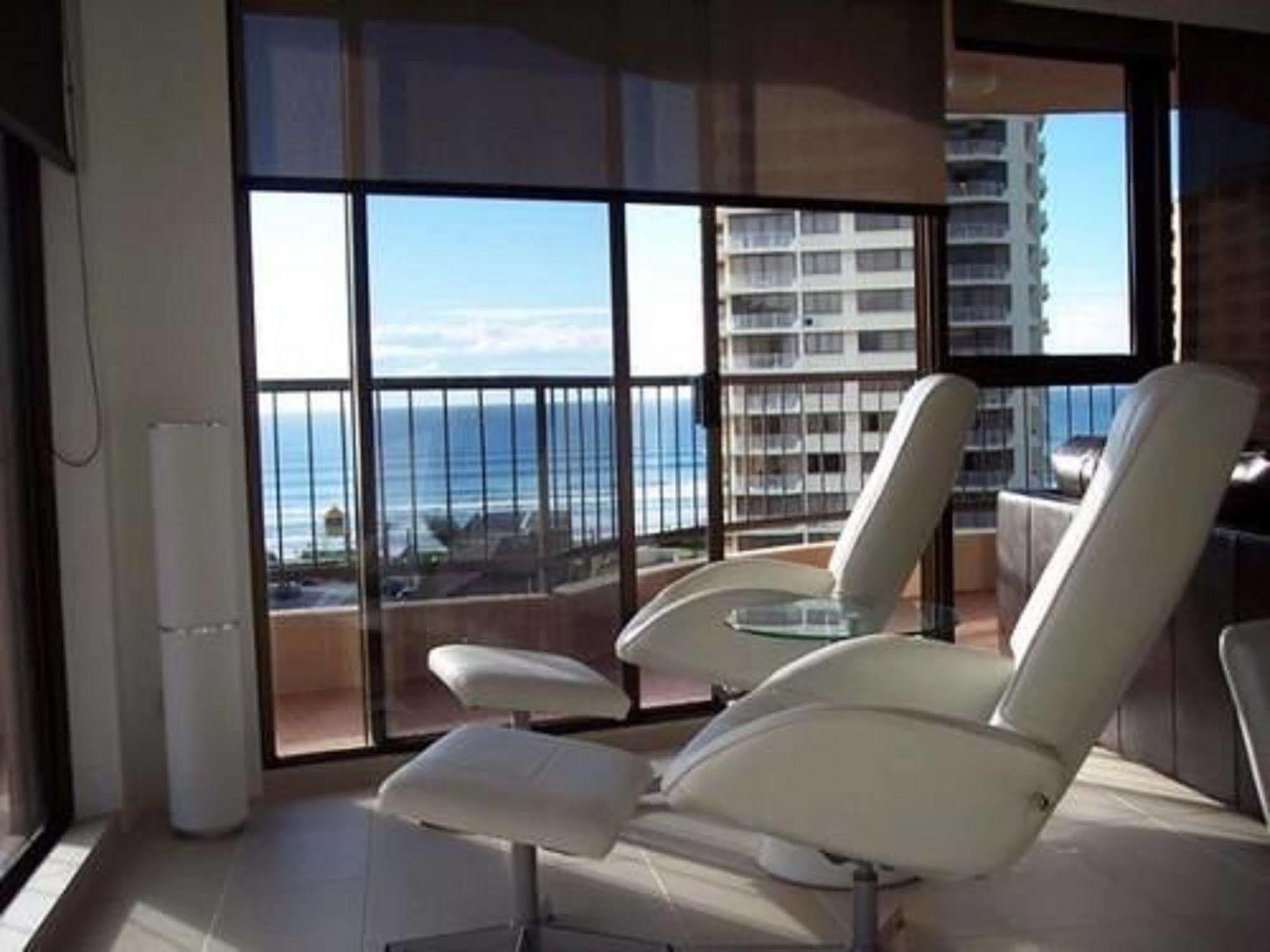 Warringa Surf Holiday Apartments Gold Coast Exterior photo