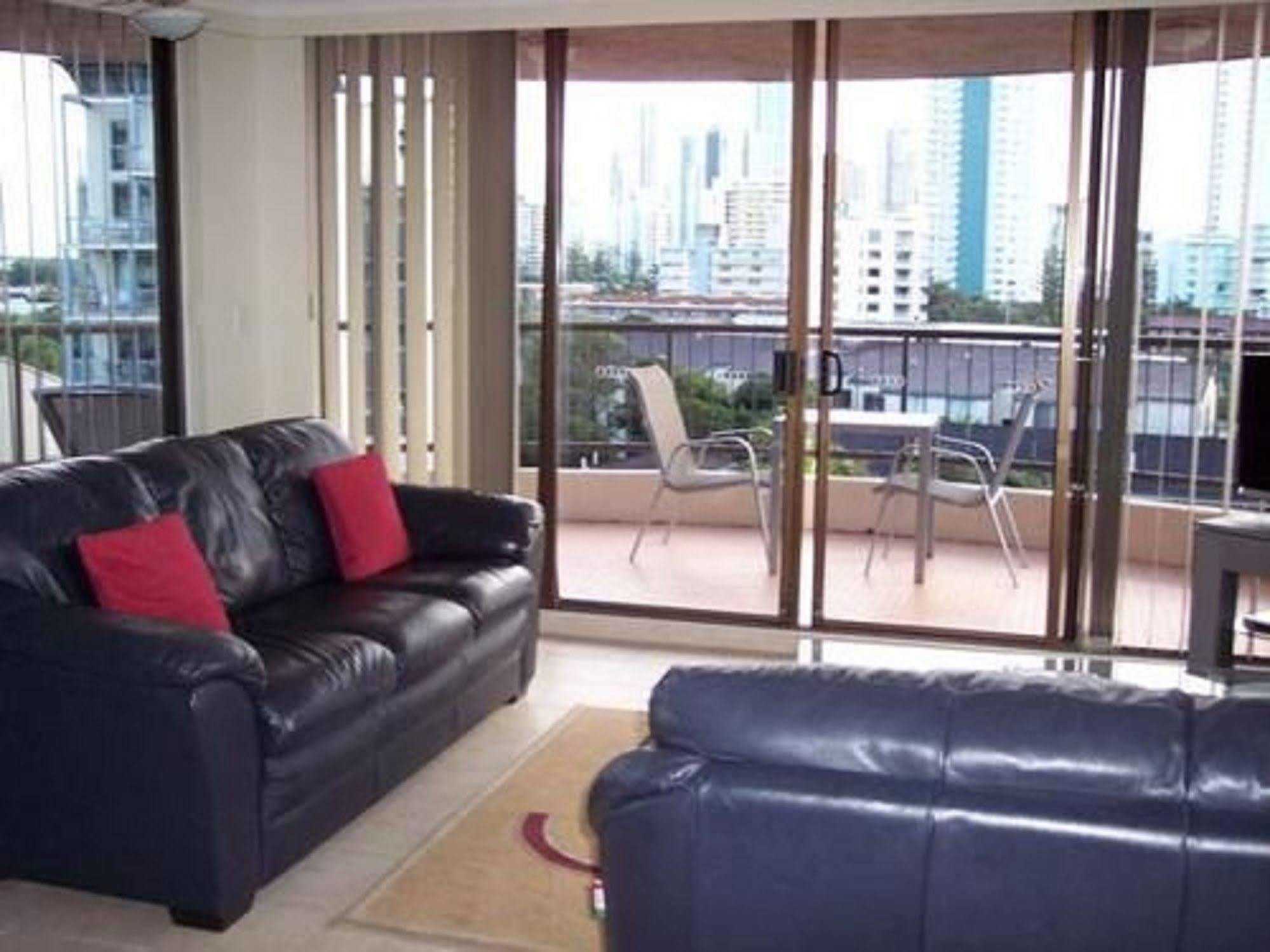 Warringa Surf Holiday Apartments Gold Coast Exterior photo