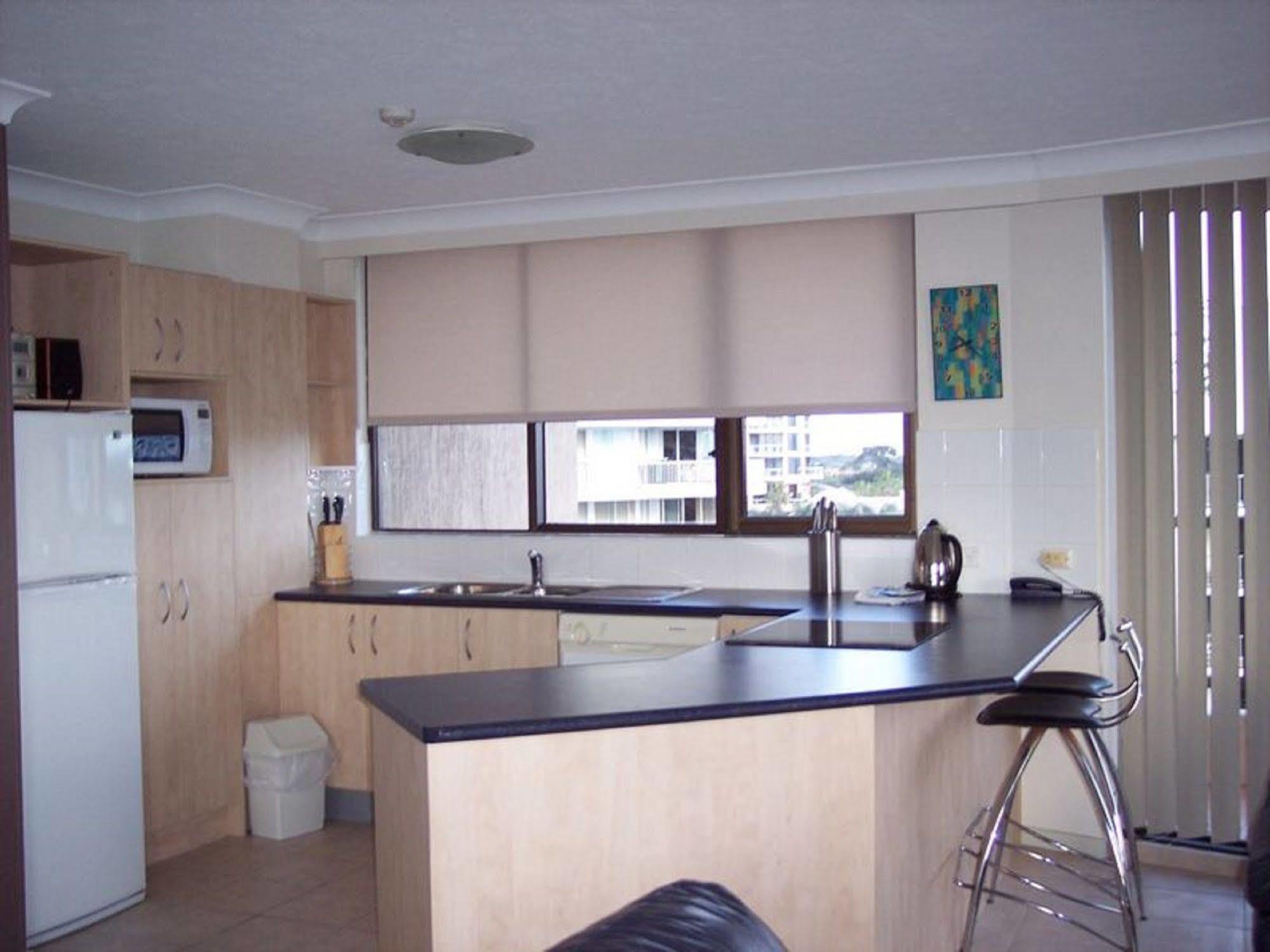 Warringa Surf Holiday Apartments Gold Coast Exterior photo